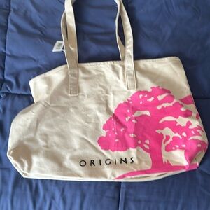 Origins 19" X 11" Beach Tote  NWT